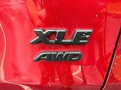 Used 2021 Toyota RAV4 XLE w/ Protection Package (TMS) AWD/4WD image 24