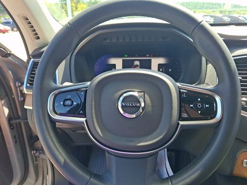 Used 2024 Volvo XC90 B5 Plus AWD/4WD image 20