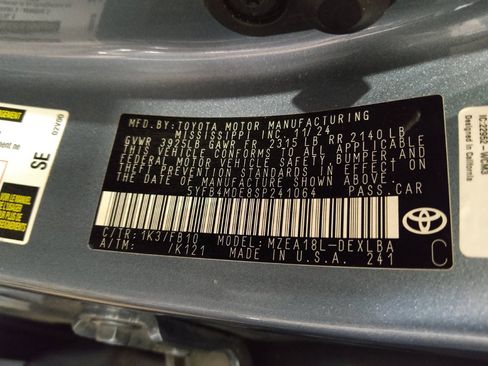Used 2025 Toyota Corolla LE FWD image 33