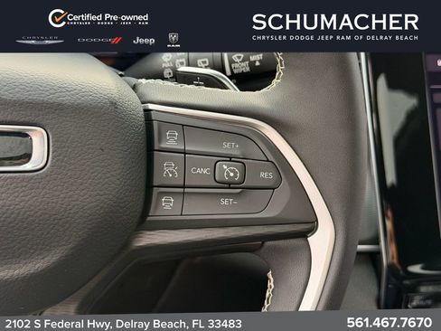 Used 2025 Jeep Grand Cherokee Laredo X w/ Luxury Tech Group I RWD image 23