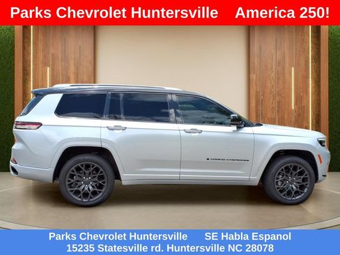 Used 2023 Jeep Grand Cherokee L Summit AWD/4WD image 37