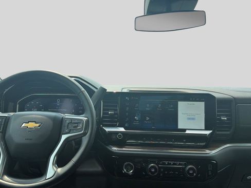 Used 2024 Chevrolet Silverado 1500 LT AWD/4WD image 9