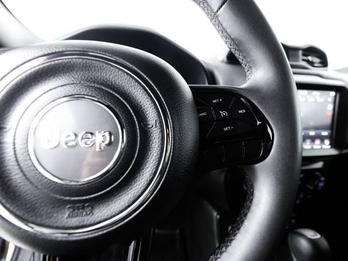 Used 2022 Jeep Renegade Altitude AWD/4WD image 29