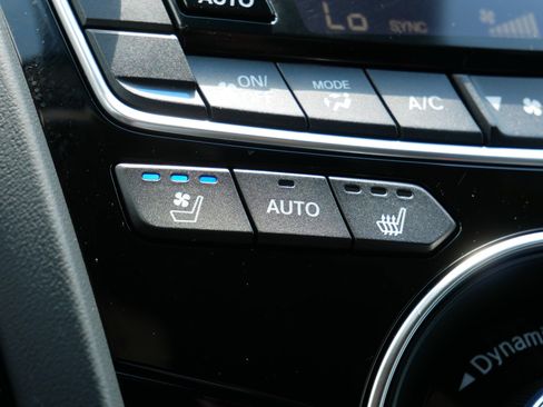 Used 2025 Acura RDX SH-AWD w/ Advance Package image 32