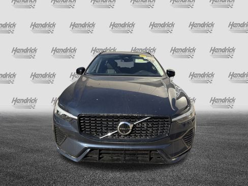 Used 2025 Volvo XC60 B5 Plus image 3