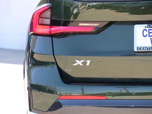 Used 2024 BMW X1 xDrive28i w/ Premium Package image 5