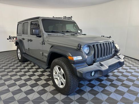 Used 2021 Jeep Wrangler Unlimited Sport AWD/4WD image 6