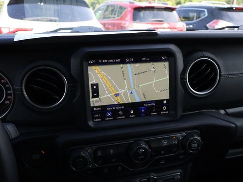 Used 2023 Jeep Wrangler Unlimited Sahara w/ LED Lighting Group AWD/4WD image 21