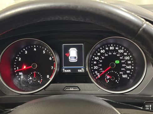 Used 2018 Volkswagen Tiguan SE image 28