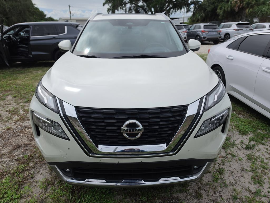 Used 2021 Nissan Rogue Platinum FWD image 2
