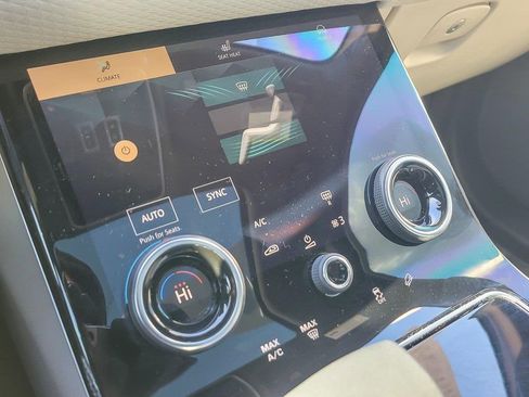 Used 2021 Land Rover Range Rover Velar R-Dynamic S image 16