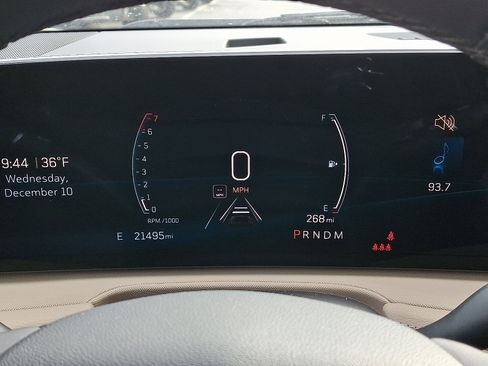 Used 2024 Cadillac XT4 Luxury w/ Cold Weather Package image 18