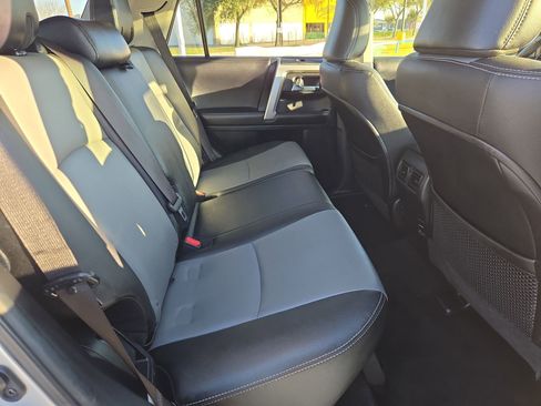 Used 2018 Toyota 4Runner SR5 Premium image 29