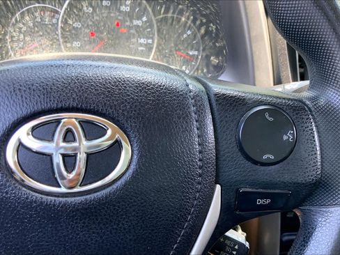 Used 2016 Toyota RAV4 LE FWD image 25