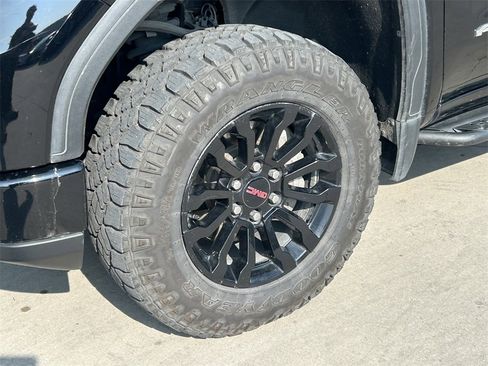 Used 2022 GMC Sierra 1500 AT4X image 9