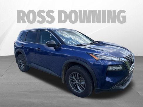 Used 2021 Nissan Rogue S FWD image 2