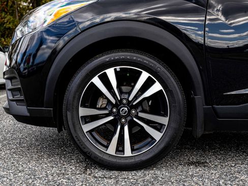 Used 2020 Nissan Kicks SV image 10