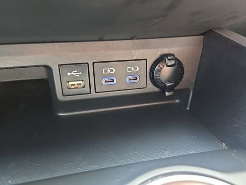 Used 2022 Toyota Highlander XLE image 58