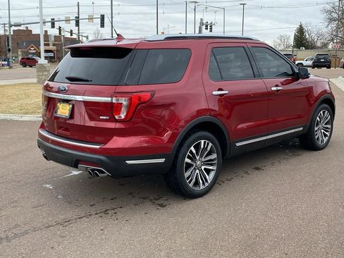Used 2019 Ford Explorer Platinum image 5