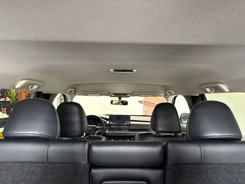 Used 2024 Mitsubishi Outlander SE AWD/4WD image 46
