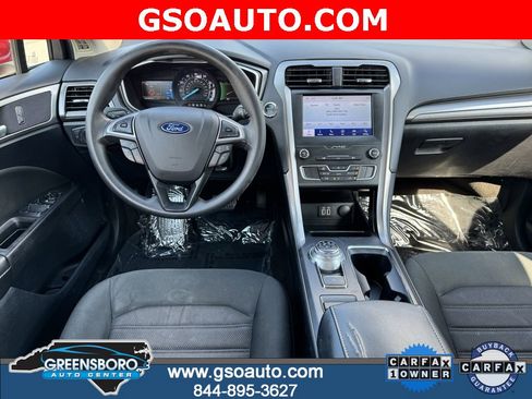 Used 2020 Ford Fusion SE image 4