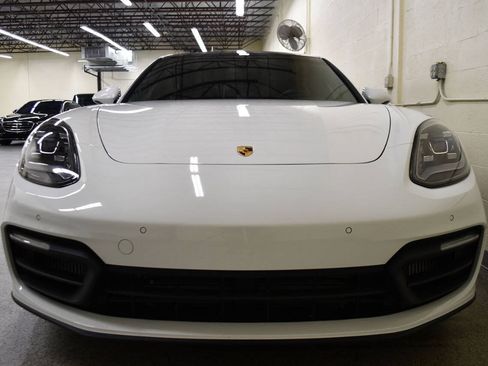 Used 2021 Porsche Panamera RWD image 5