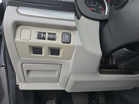 Used 2018 Subaru Forester 2.5i Premium w/ All-Weather Package image 13