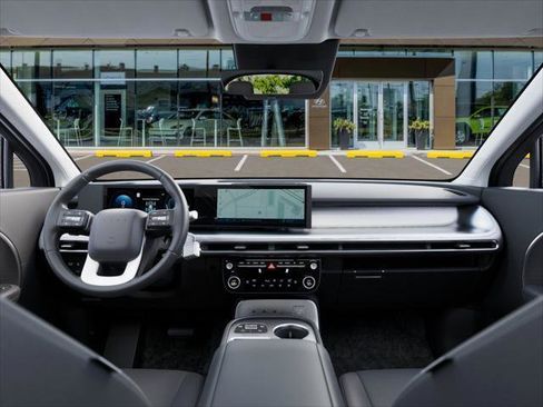 New 2026 Hyundai Ioniq 9 SE AWD/4WD image 11