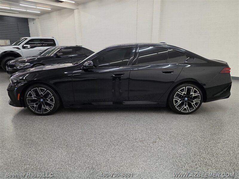 Used 2024 BMW i5 eDrive40i w/ M Sport Package RWD image 4
