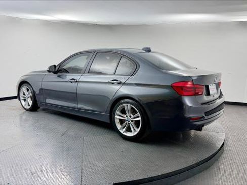 Used 2016 BMW 320i Sedan w/ Sport Package image 13