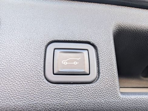 Used 2023 Chevrolet Equinox LT w/ Driver Convenience Package image 30