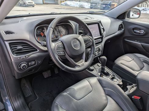 Certified 2019 Jeep Cherokee Limited image 12