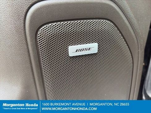 Used 2022 GMC Sierra 1500 SLT w/ SLT Premium Plus Package AWD/4WD image 18