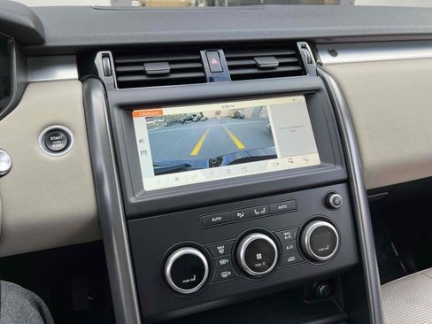 Used 2020 Land Rover Discovery Landmark image 7