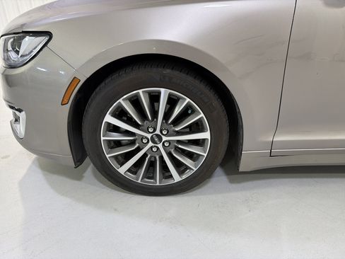 Used 2020 Lincoln MKZ w/ Convenience Package FWD image 9
