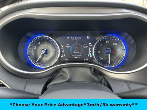 Certified 2023 Chrysler Pacifica Touring-L image 47