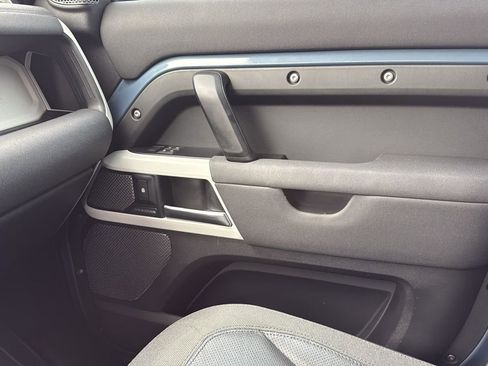 Used 2020 Land Rover Defender 110 SE image 24