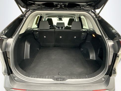 Used 2021 Toyota RAV4 XLE FWD image 28