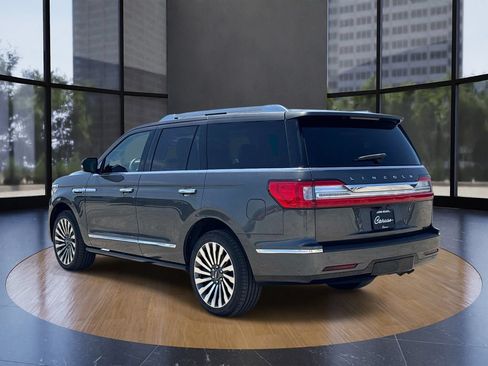 Used 2018 Lincoln Navigator Reserve w/ Technology Package AWD/4WD image 5