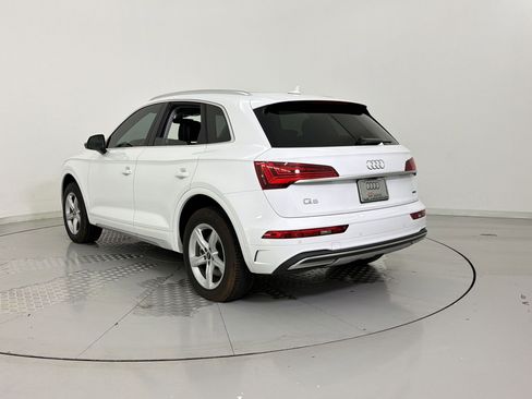 Used 2024 Audi Q5 2.0T Premium w/ Convenience Package AWD/4WD image 3