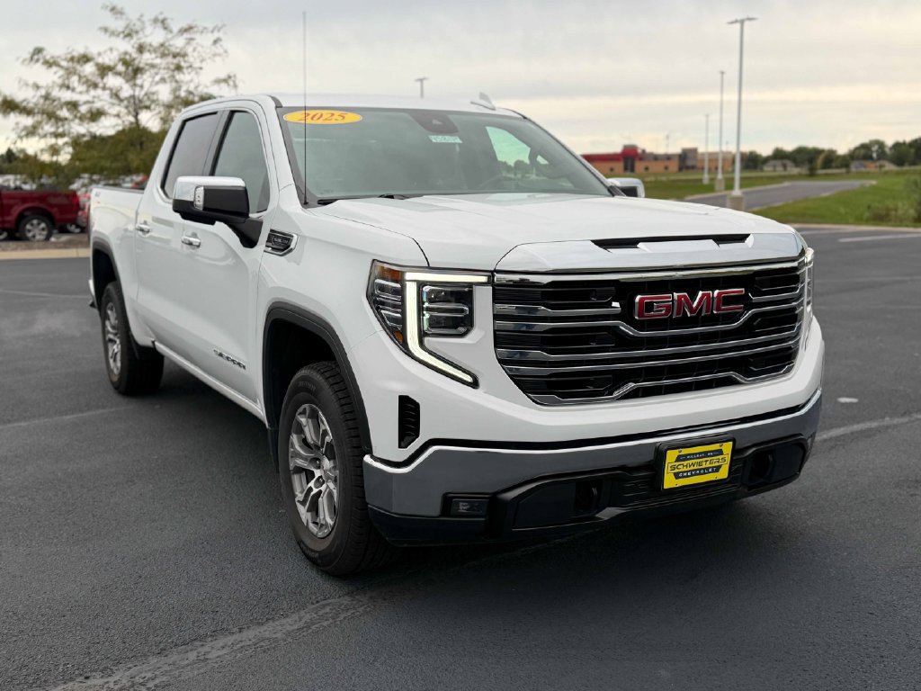 Used 2025 GMC Sierra 1500 SLT AWD/4WD image 5