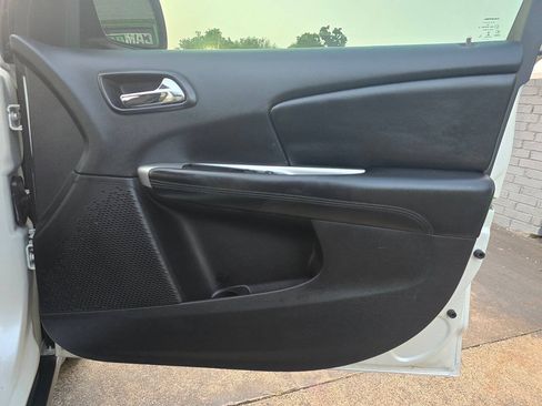 Used 2016 Dodge Journey SXT FWD image 25