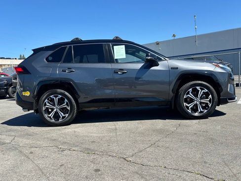 Used 2022 Toyota RAV4 Prime XSE AWD/4WD image 3