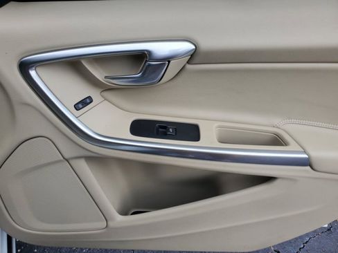 Used 2015 Volvo S60 T5 Premier image 35