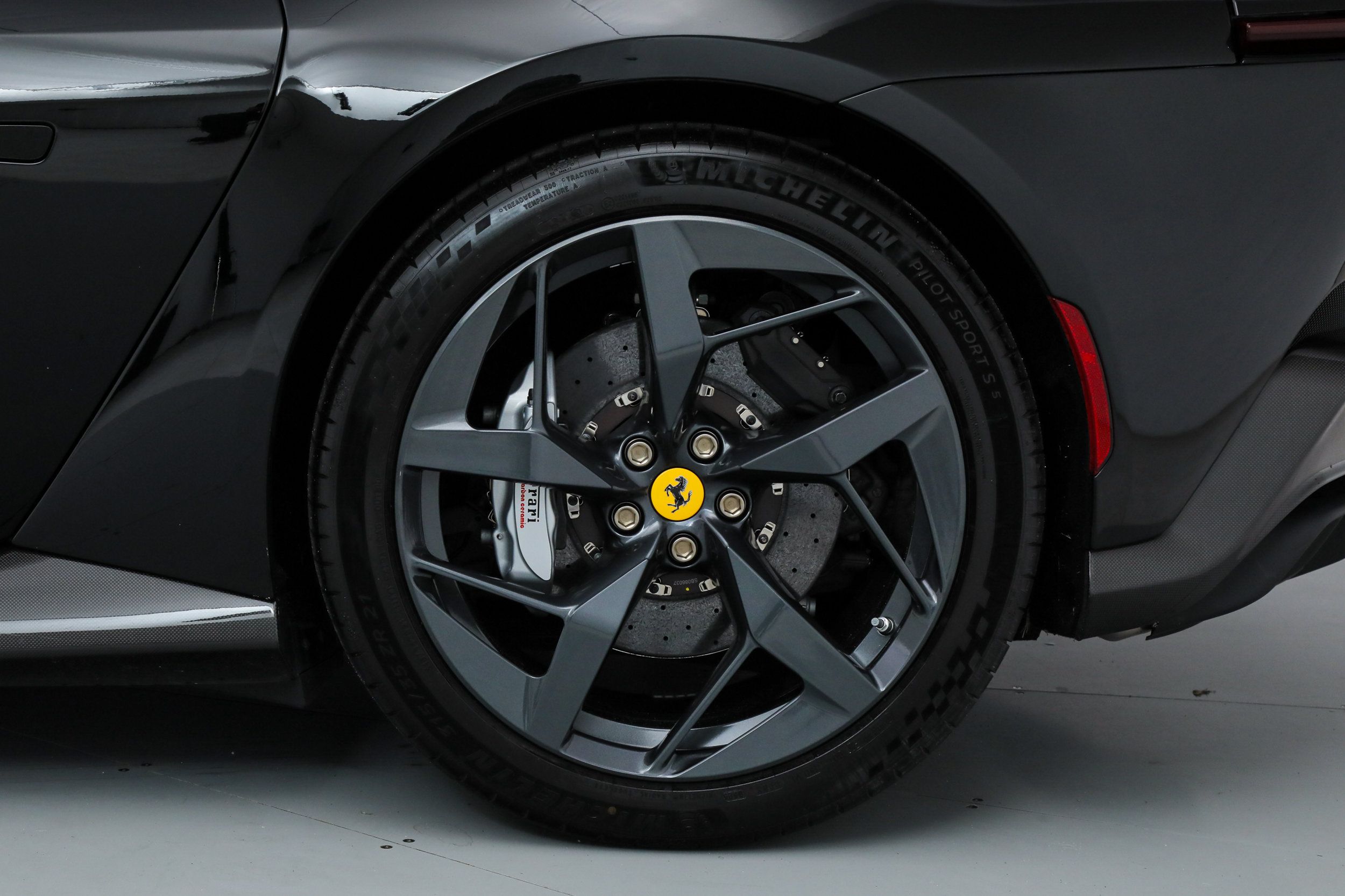 Certified 2025 Ferrari 12Cilindri RWD image 44
