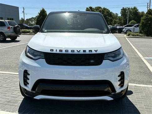 New 2025 Land Rover Discovery Dynamic SE image 10