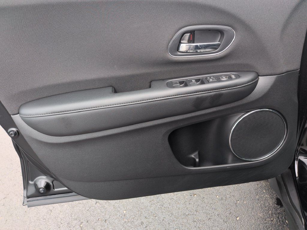 Used 2022 Honda HR-V EX image 10