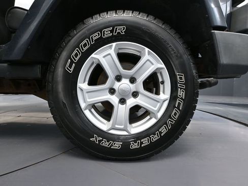 Used 2008 Jeep Wrangler Unlimited Sahara image 12