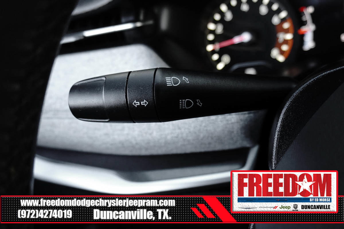 Used 2024 Jeep Compass Latitude AWD/4WD image 29
