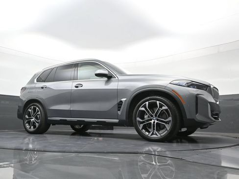 New 2026 BMW X5 xDrive40i AWD/4WD image 22